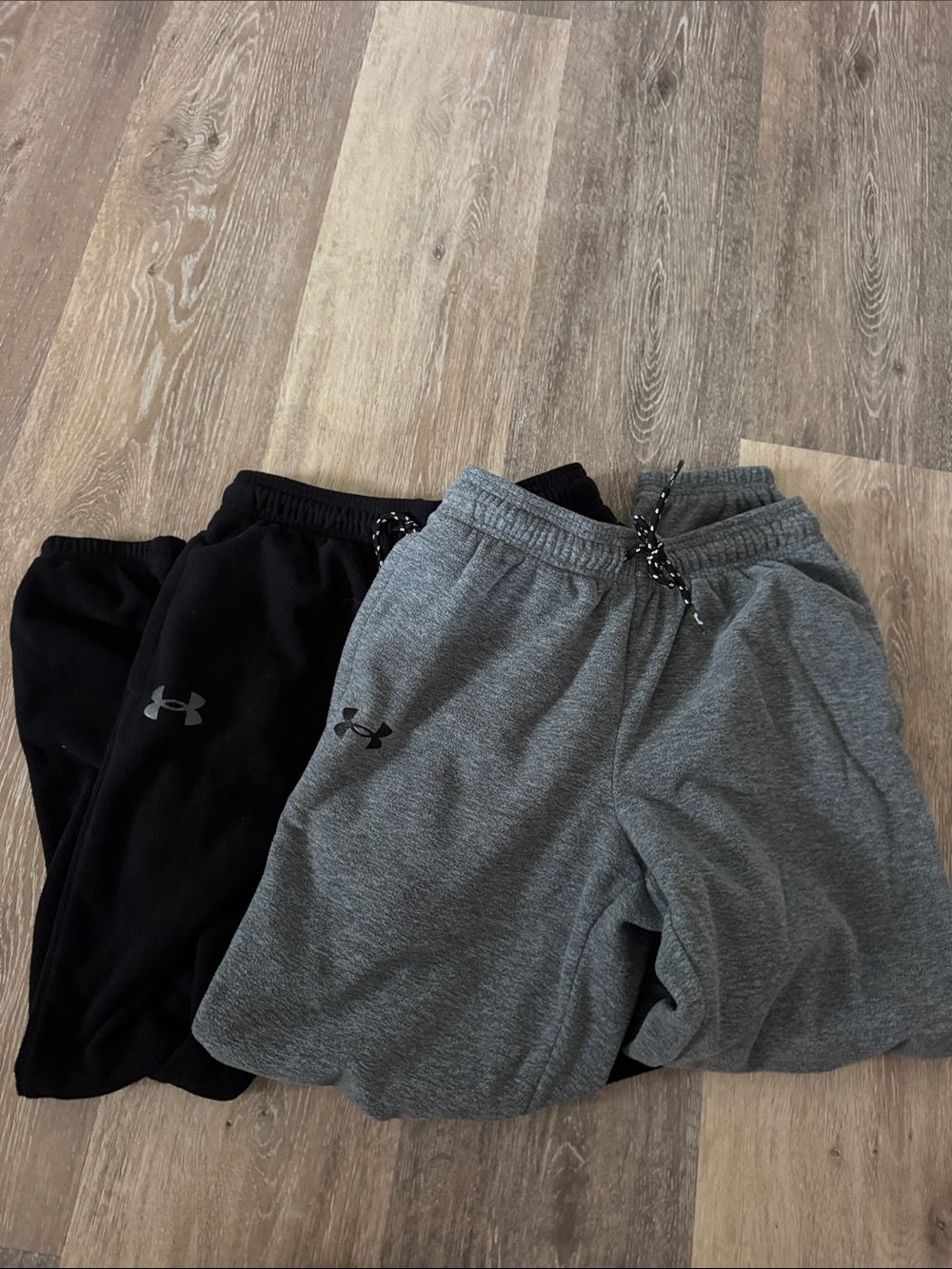 Under Armour Kids' Sweatpants & Joggers in Black and Gray